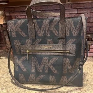 Michael Kors Tote with a bag charm- EUC-$75